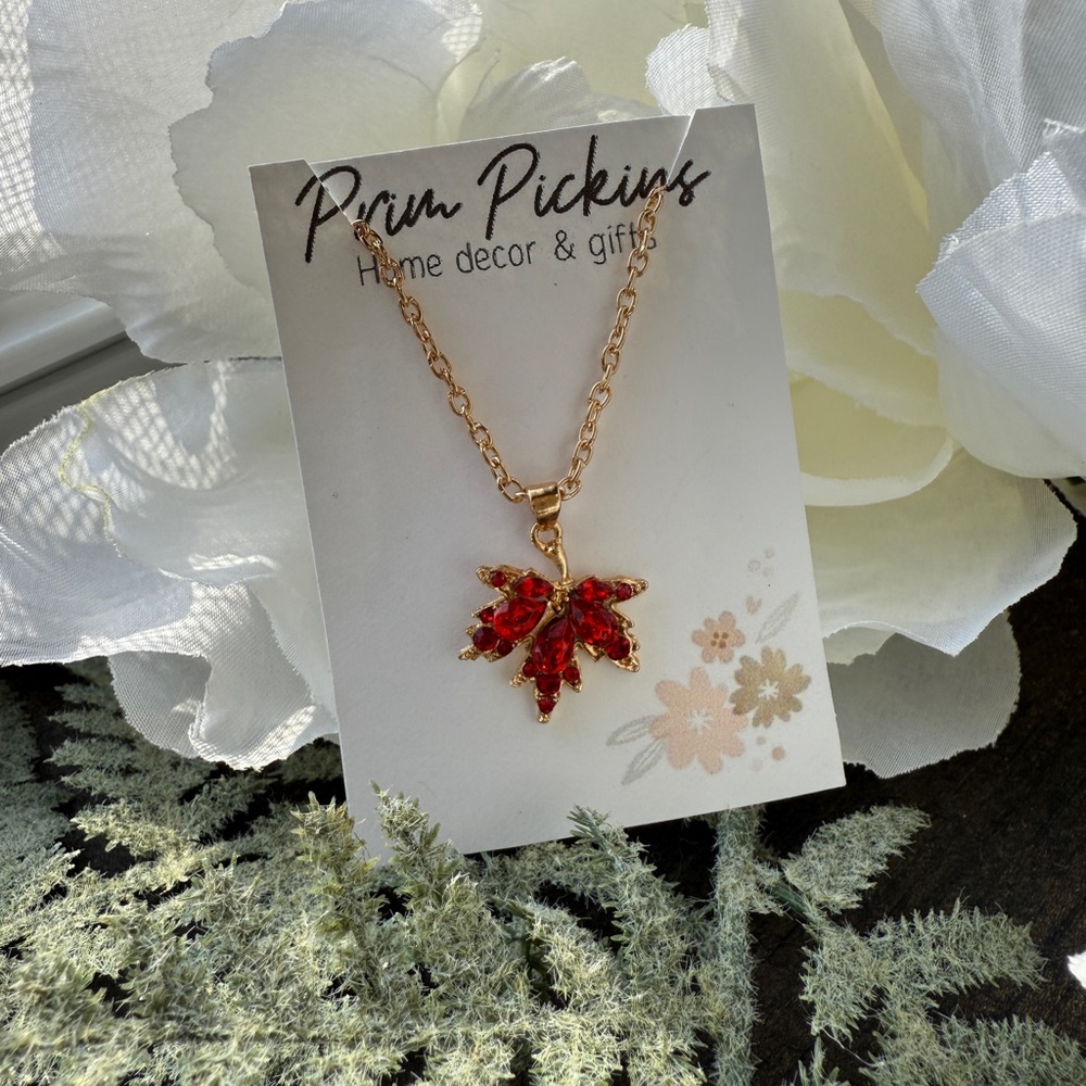 Gold framed red maple leaf Canadiana necklace NEW